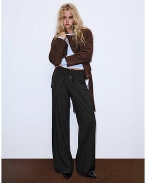 Pull&Bear Pantalon habillé à pinces et boucles rayé - Blanc