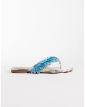 Glamorous Flip Flops With Faux Shells - Blue