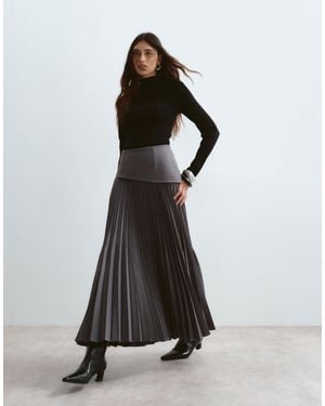 ARRANGE Premium Pleated Tailored Maxi Skirt - White