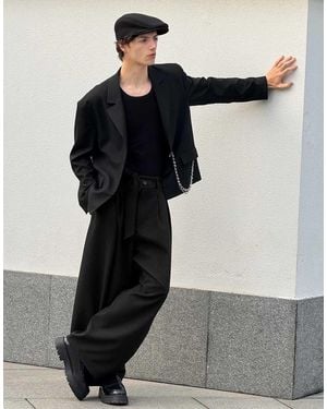 Bershka Barrel-leg Tailored Fit Trousers With Belt - Black