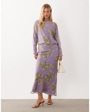 ASOS Maxikleid mit u-boot-ausschnitt und langen ärmeln - Mehrfarbig