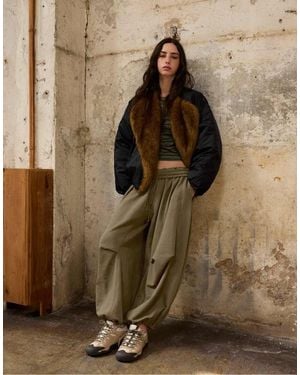Stradivarius Faux-Fur Revers Bomberjack - Bruin