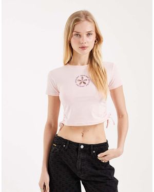Santa Cruz Camiseta Rosa Con Diseño Encogido, Lazada Y Detalle Gráfico Floral De