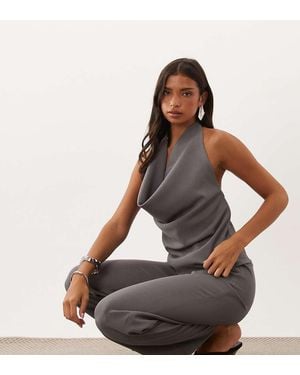Kaiia Exclusivo Top De Conjunto Con Cuello Drapeado Extremo, Halter Y Espalda Abierta En Gris - Multicolor
