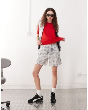 Deus Ex Machina Narrator Shorts - Red