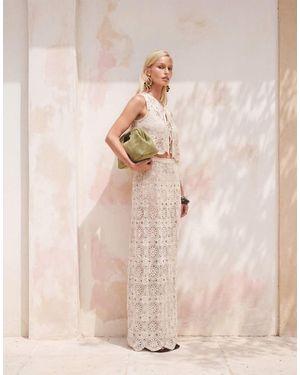 4th & Reckless Cotton Rich Crochet Floral Scallop Edge Beach Maxi Skirt Co-ord - White