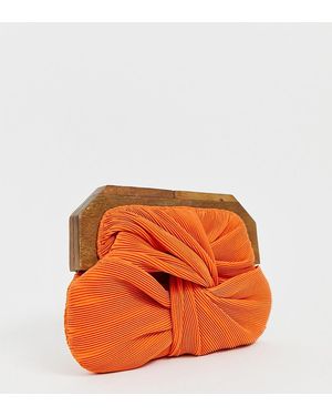 Accessorize Bolso clutch con diseño plisado en naranja y cierre de efecto madera