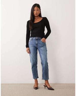 ASOS Asos Design Petite Slim Fit Mom Jeans - Blue