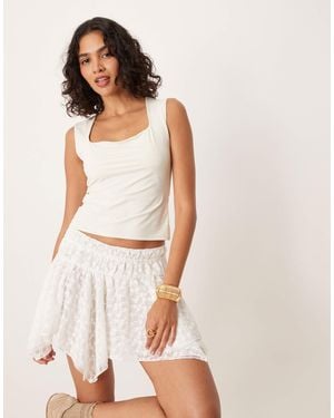 ASOS – asymmetrisch geschnittener, mehrlagiger minirock - Natur