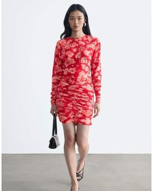& Other Stories Ruched Long Sleeve Mini Dress With Padded Shoulders And All Over Print - Red