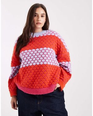 Pieces Plus Pieces curve – pullover mit mehrfarbig leuchtendem, kontrastierendem punktemuster - Rot