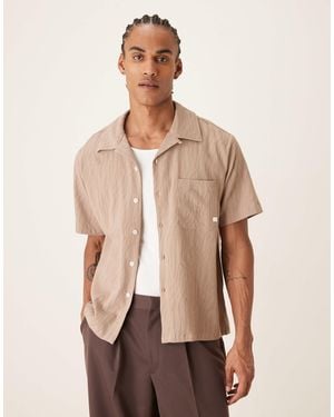 Farah Riley Short Sleeve Textured Logo Shirt - Natural