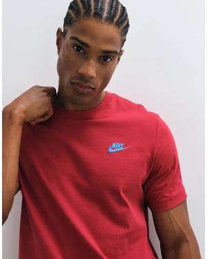 Nike Club Chest Logo T-Shirt - Red