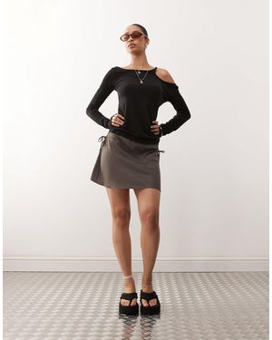 Weekday Mini-jupe froncée sur le côté - taupe foncé - Neutre