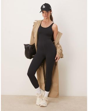 Nike Mono Largo De Tejido Suave Dri-Fit Zenvy De - Neutro
