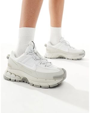 Nike Zoom Vomero 5 Roam Sneakers - White