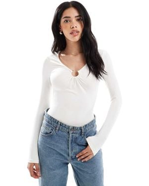 New Look Long Sleeve Bodysuit With Trim Detail - White