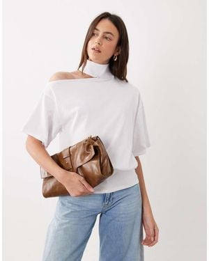 ASOS Top Met Opstaande Hals En Uitsnijding Bij De Schouders - Wit