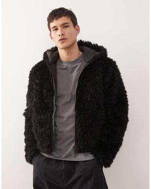Weekday Chaqueta Negra Con Capucha De Piel Sintética De - Negro