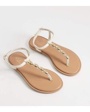New Look Sandalias De Dedo Con Detalle Festoneado De - Neutro