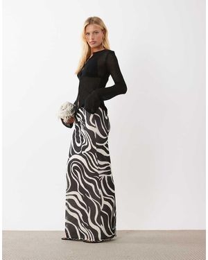 SNDY'S Falda Maxi De Punto Fino Con Estampado De Espiral En Blanco Y Negro