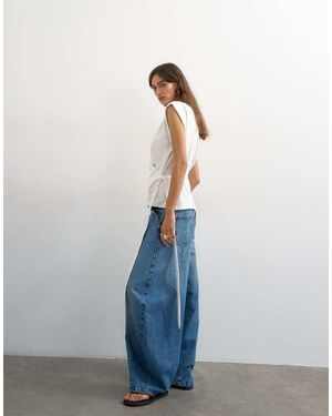 TOPSHOP Mid Rise Darted Horseshoe Barrel Jeans - Blue