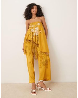 ASOS Mono Largo Con Bordados Y Capa Superpuesta De Flecos De Satén De -Amarillo