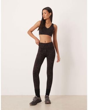 Sweaty Betty – ultimate studio – 7/8-leggings - Natur
