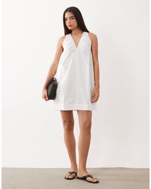 ARKET Robe mi-longue volumineuse sans manches en pur coton à col v - Blanc