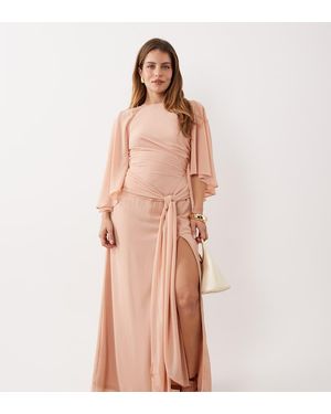 TFNC London Vestido De Dama De Honor Largo Con Detalle De Capa Y Lazada Delantera De Chifón De - Rosa