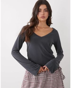Monki Soft Touch V-Neck Top Co-Ord - Gray