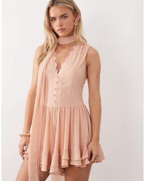 TFNC London – playsuit aus chiffon und spitze - Pink