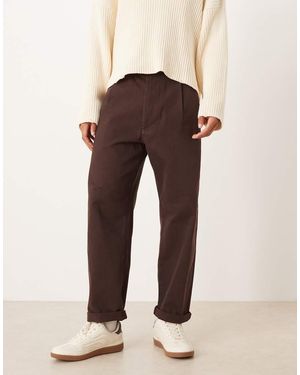 ASOS Pantaloni Affusolati Vestibilità Comoda Con Risvolto Sul Fondo - Marrone