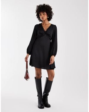 New Look Satijnen Mini Jurk Met Kanten Rand - Zwart