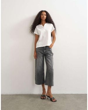 TOPSHOP Relaxed Mid Rise Crop Jean - Black