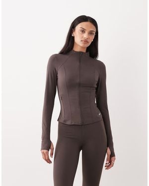 Tala Chaqueta Marrón Moca Con Cremallera Dayflex De