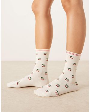 Accessorize Chaussettes à imprimé cerises - crème - Neutre