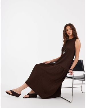 Pieces Maxikleid mit tiefer taille - Braun