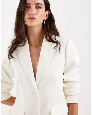 4th & Reckless Blazer d'ensemble ajusté en satin avec poche sur le devant - crème - Blanc