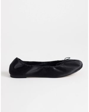 TOPSHOP Dorothy Round Toe Ballet Flat - Black