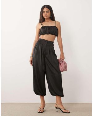ASOS Geplooide Broek Van Satijn - Naturel