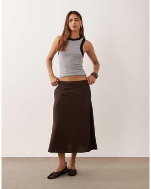 ASOS Falda Midi Acampanada De Mezcla De Lino En Chocolate - Marrón