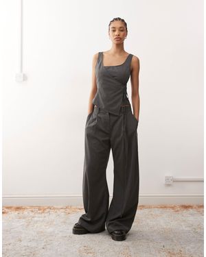 Weekday Dara Low Waist Wide Leg Pants With Front Pleats - Natural