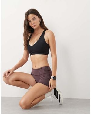4505 Sujetador Deportivo De Soporte Medio Con Escote De Pico Y Espalda De Nadador Para Copas Grandes En - Negro