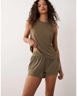 Sweaty Betty Tempo Running Shorts - Brown