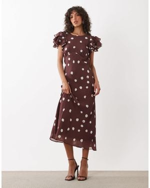 Nobody's Child Lola V Neck Back Detail Flutter Sleeve Midi Dress - Red
