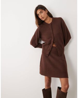 ASOS – taillierte strickjacke - Braun
