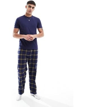 New Look Woven Check Pyjama And T-Shirt Set - Blue