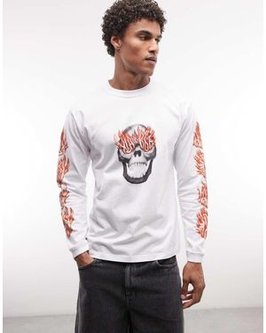 X-Large Camiseta Blanca De Manga Larga Con Estampado De Calavera En Llamas - Blanco