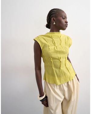 TOPSHOP Sleeveless Pin Tuck Crinkle Top - Yellow
